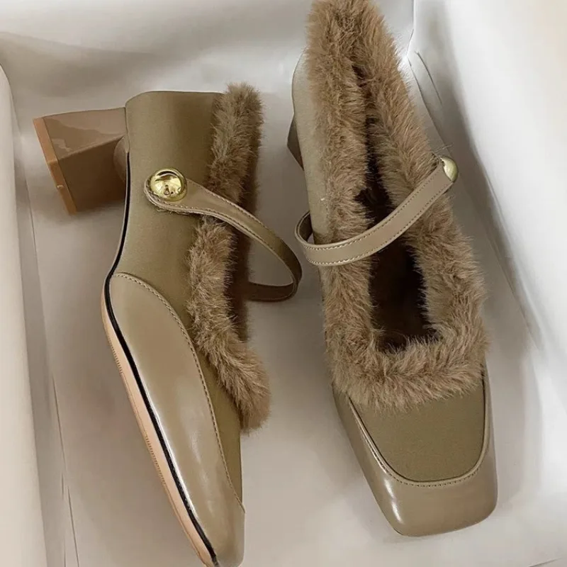 

Женская верхняя одежда во французском стиле ретро, новинка 2025, осенне-зимние одинарные туфли на меху Мэри Джейн