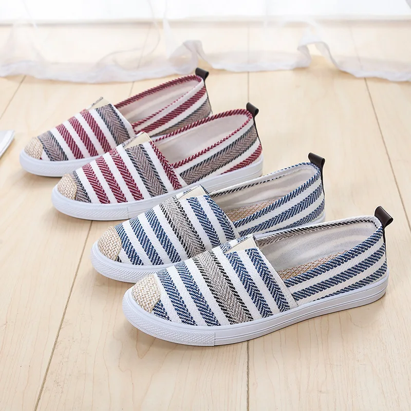 

NEW Women's Flat Shoes 2025 New Fashionable Summer Totem Ethnic Style Comfortable Soft Soled Women's Casual Fashion Sports Shoes