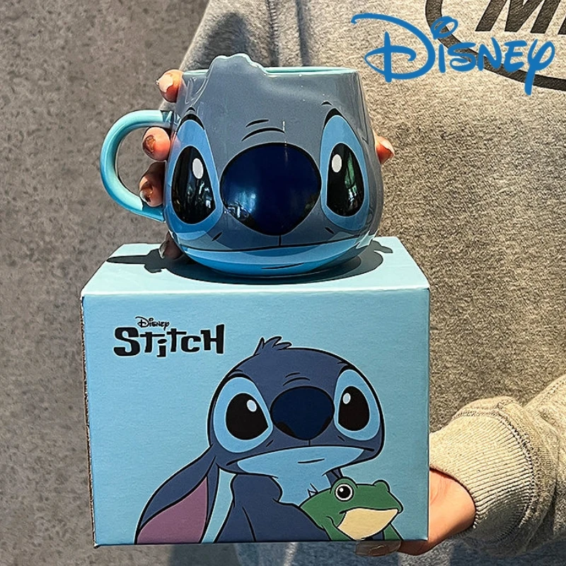 

Новинка, Лидер продаж, оригинальная чашка для воды Disney Cutey Stitch, 530 мл, 3d наклейки, керамическая кружка для дома и офиса, подарок на день рождения, чашка для воды