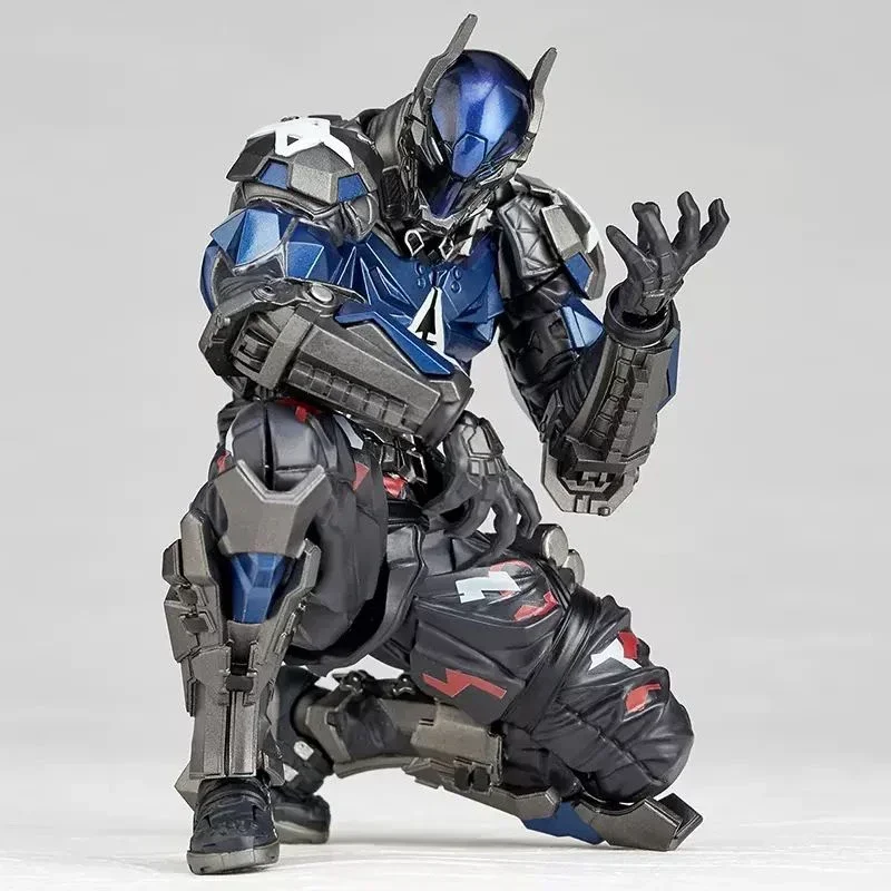 AMAZING YAMAGUCHI Arkham Knight Action Figure #024 Model PVC Bat 17cm Collection Movable Anime Figurine Toys for Child‘s Gifts