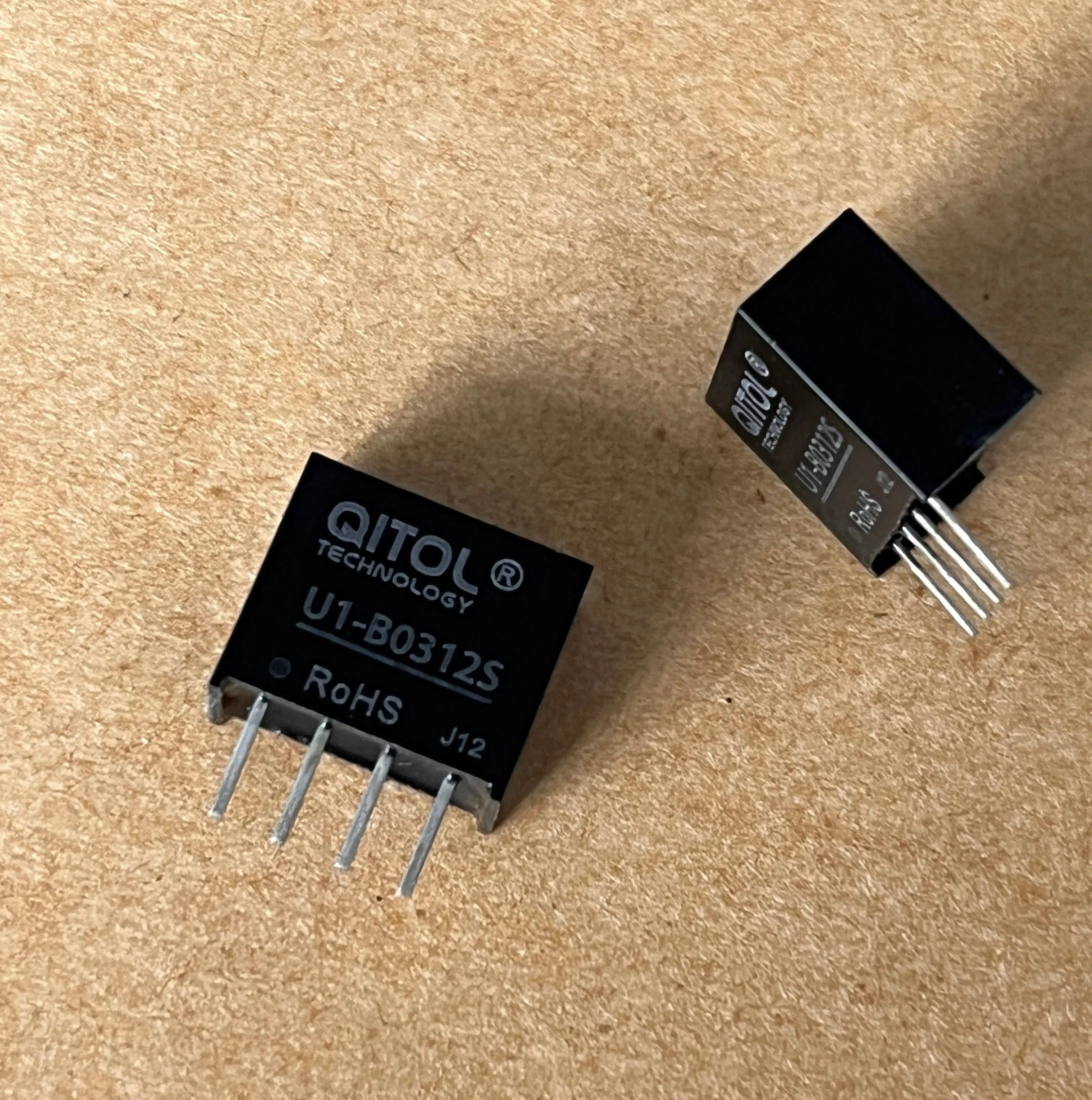 1W B0312S-1WR3 U1-B0312S DC-DC 전력 변환기 3.3V에서 12VDC 미니어처 스텝다운 스위칭 디스커넥터 모듈