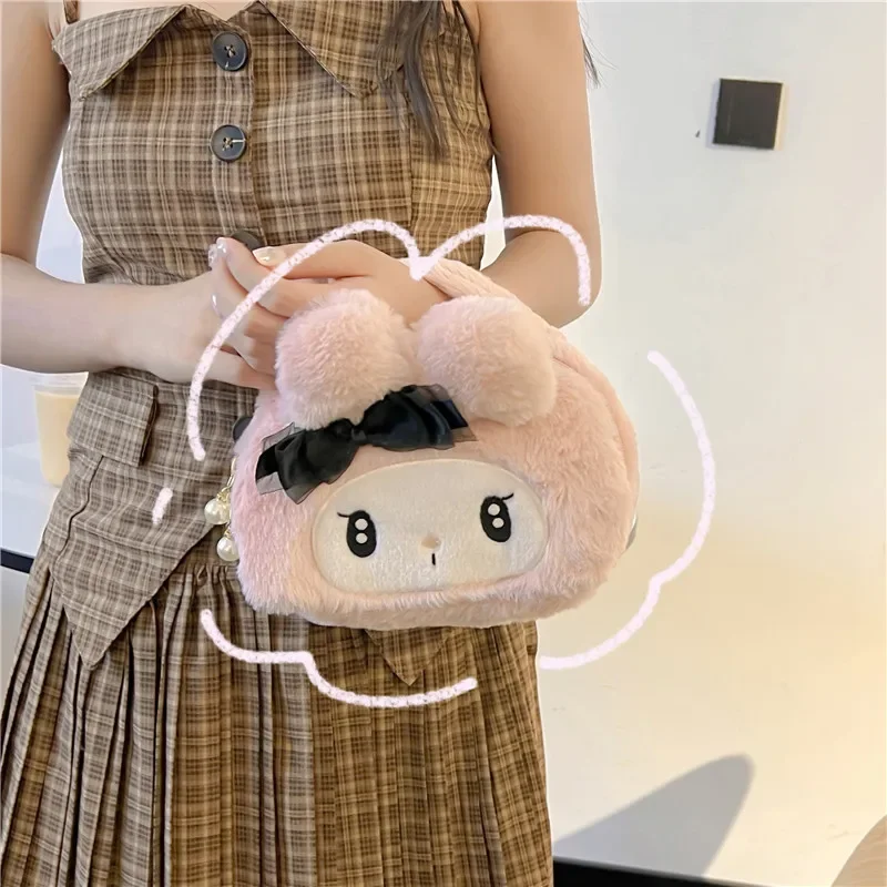 Sanrio-Bolsa de maquiagem portátil multifuncional para mulheres, bolsa de pelúcia dos desenhos animados, grande capacidade, Kuromi, melodia, viagem,