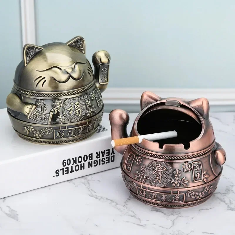 Creative Fortune Lucky Cat Design Ashtray Zinc Alloy Ashtray Portable Retro Metal Anti-fly Cigarette Holder Home Desk Decoration