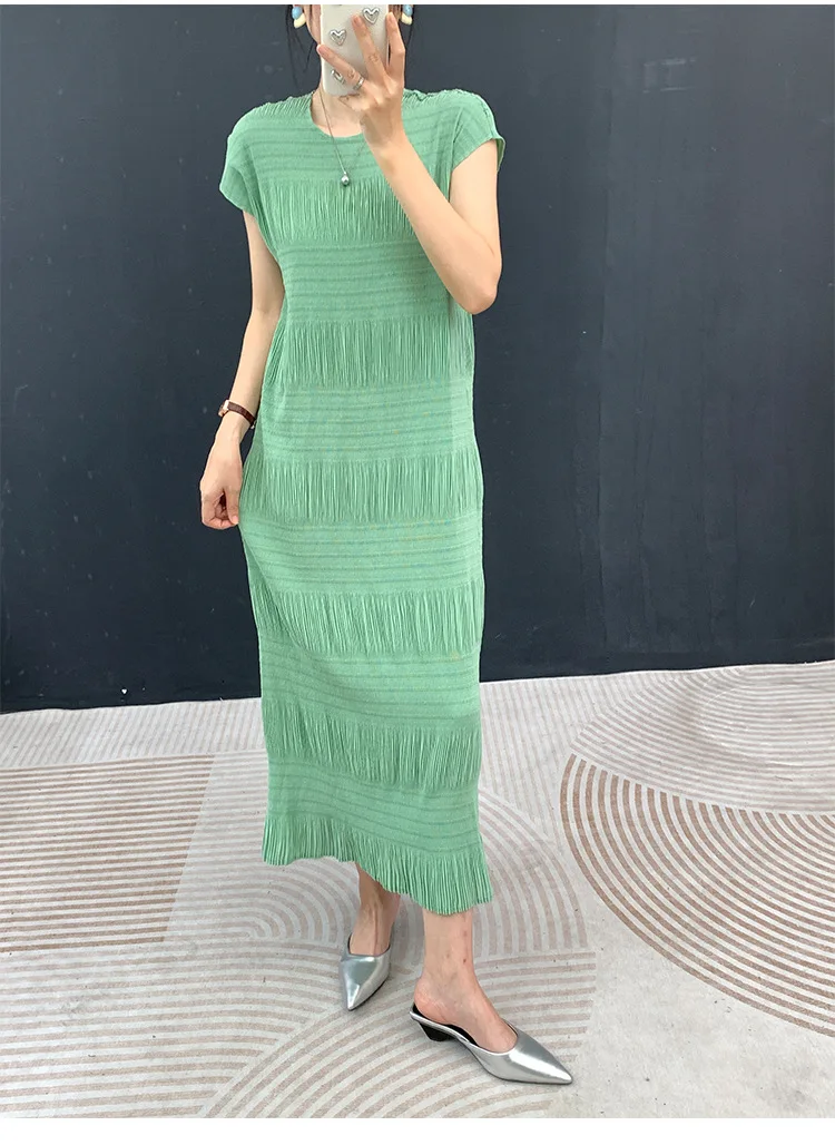 Miyake Plissee-Kleid Elegantes Weißes Mehrlagiges Sommer-Damen-Freizeitkleid Langes Maxikleid Strukturiertes Schmal Geschnittenes Schickes Alltagskleid – Detail 14