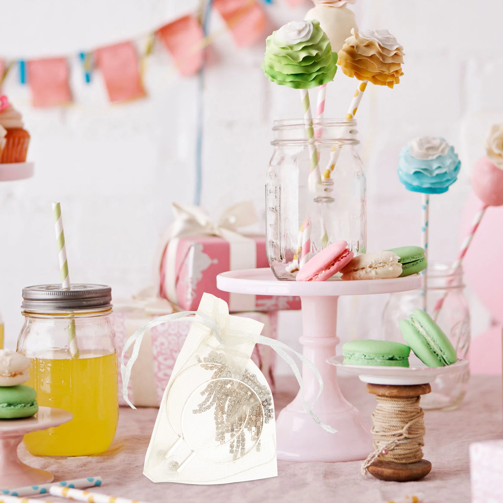 

100 шт. мешочков-саше из органзы на шнурке для ювелирных изделий, подарков гостям, свадебных сувениров