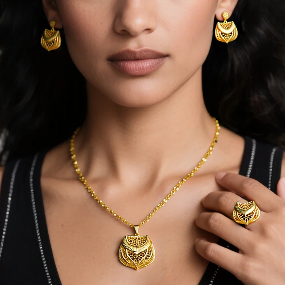

Luxury Hollow Design Jewelry Set for Women Bride Gold Plated Charms Pendant Necklace Earrings Ring Weddings Party Accessories