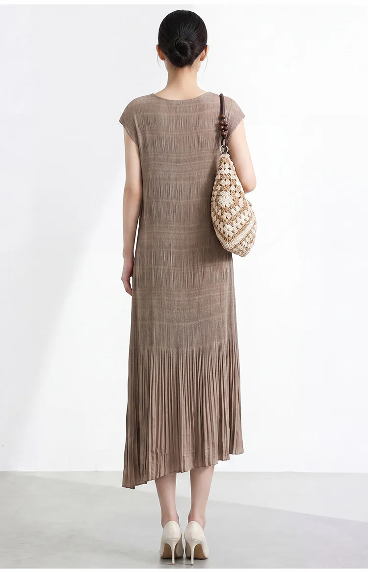 Miyake Dress, a Sophisticated and Elegant Midi Dress with a Light Luxury Feel, Perfect for Summer 2026.