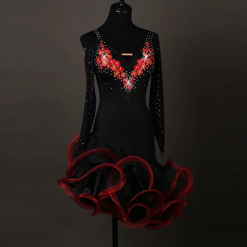 2024 فستان رقص لاتيني زي نسائي للمسرح أداء الحفلات الراقصة ملابس الفتيات المنافسة الرياضية بدلة السامبا مخصصة