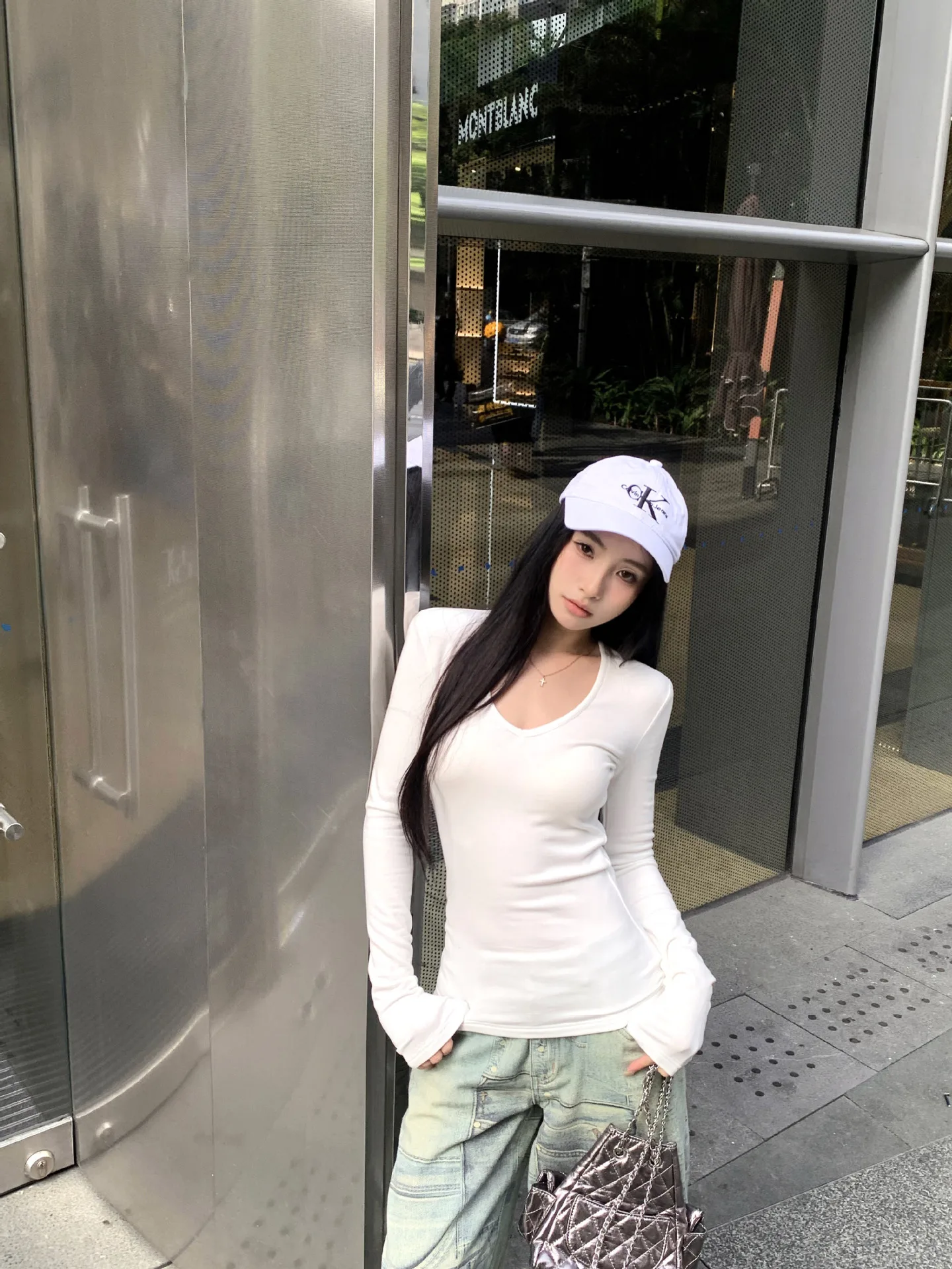 New Arrivals T Shirt Women Velvet V-neck Long Sleeved Korean Fashion Tshirt Warm Base Tee Shirt Slim Fit Top Woman Clothes