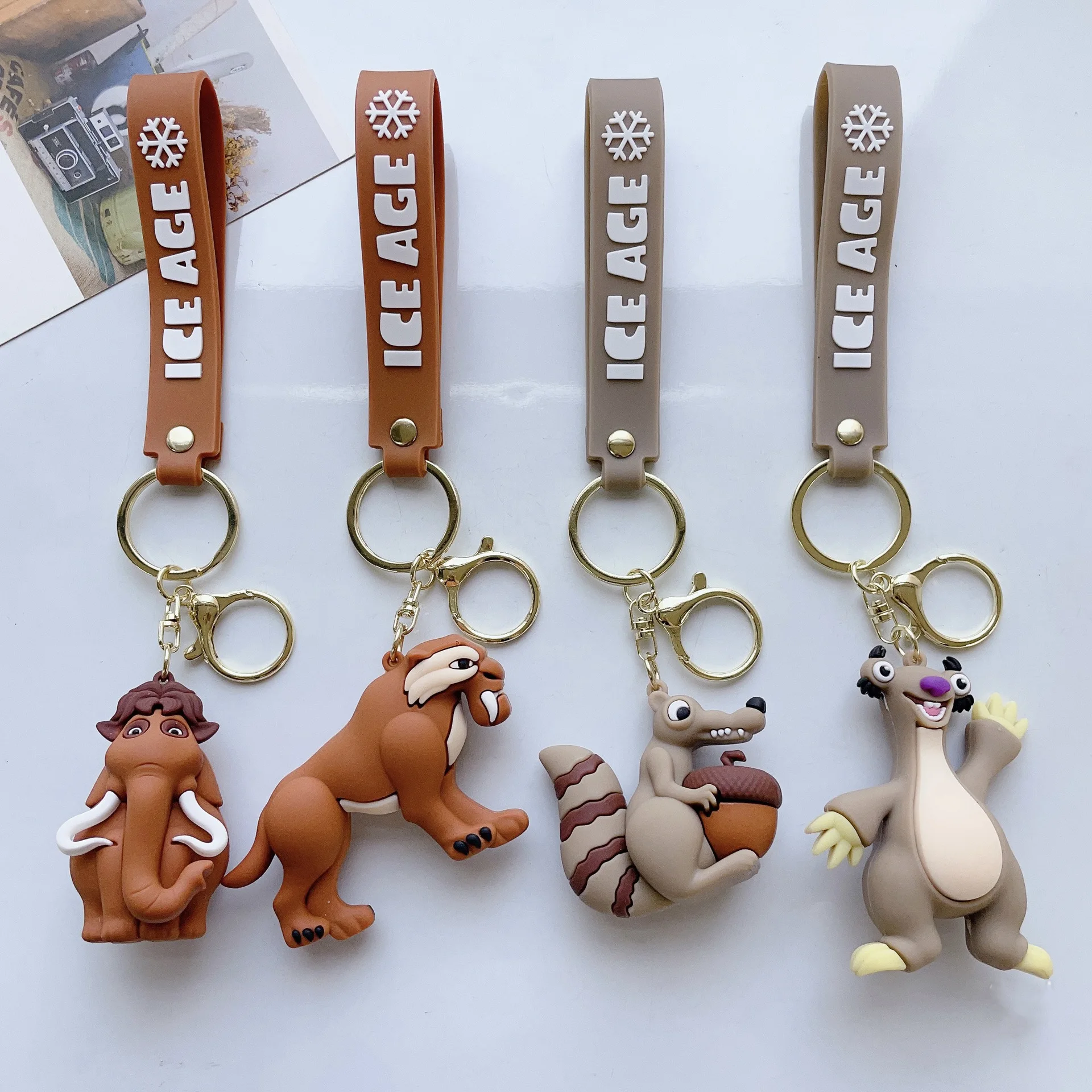 Ice age Keychains Manny Diego Sid Keyrings Mammoth RAZ Anime Figure Keychain Sabre Birthday Gifts Christmas Jewelry