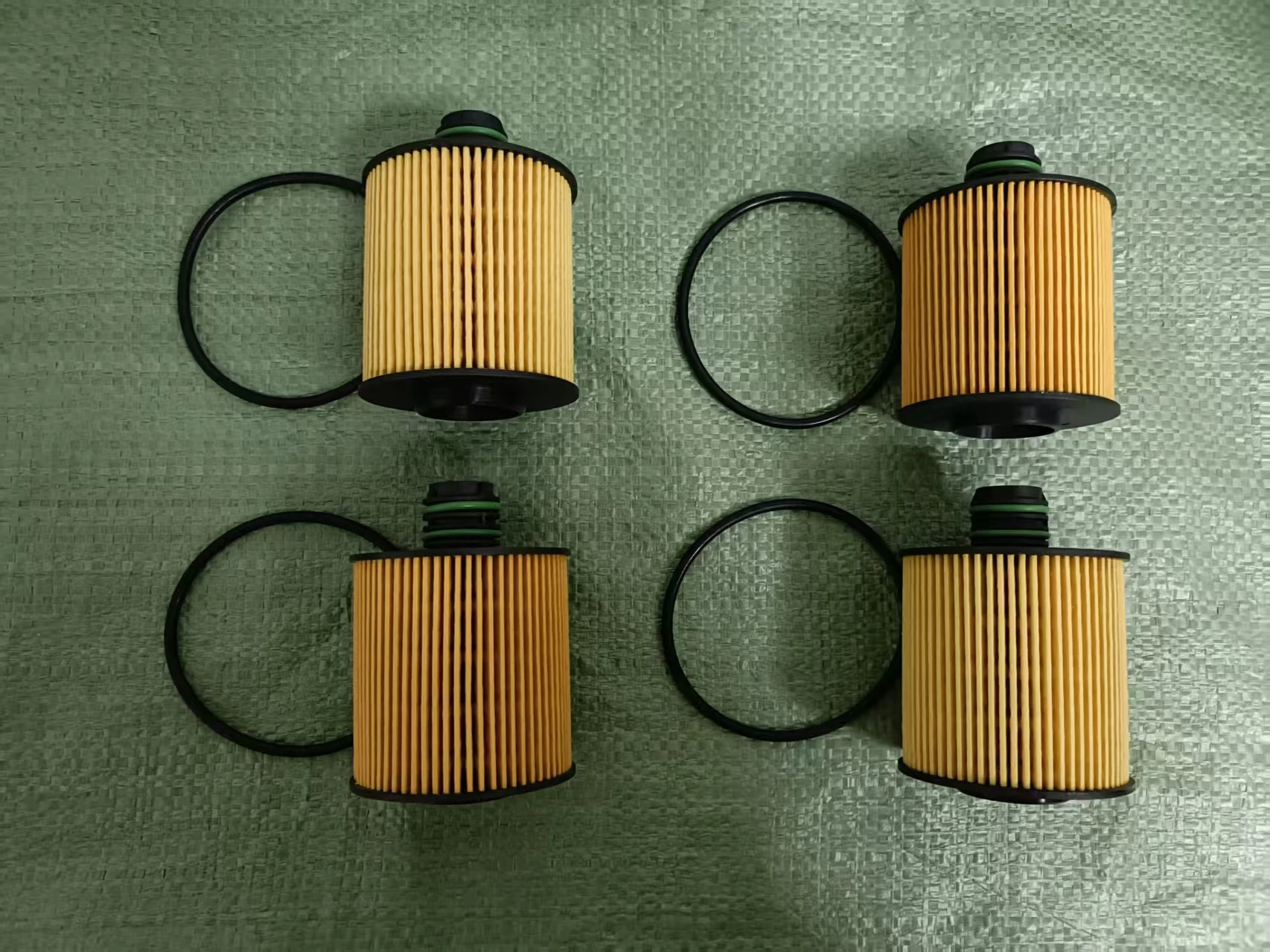 

4pcs Oil Filter for JEEP CHEROKEE COMPASS 2.0 CRD RENEGADE (BU B1 BV) FIAT 500 BRAVO DOBLO FREEMONT TIPO 55223416 95511489