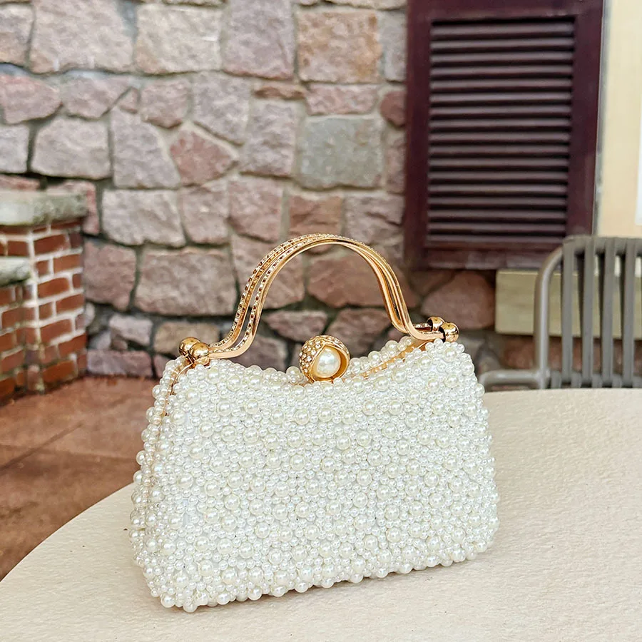 French pearl with diamond metal hand-held pearl lock design Gentle luxury banquet wedding exquisite clutch.