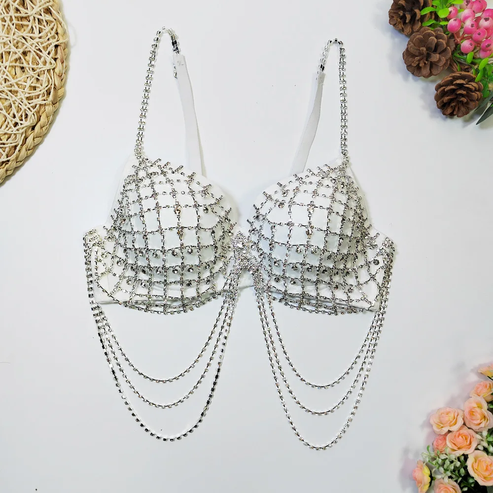 เสื้อครอปสายเดี่ยวรัดรูปประดับเพชรเทียม แต่งพู่โซ่ แนวเซ็กซี่ สไตล์คอร์เซ็ท เปิดหลัง โชว์หลัง เหมาะสำหรับงานปาร์ตี้กลางคืน สาวฮอต