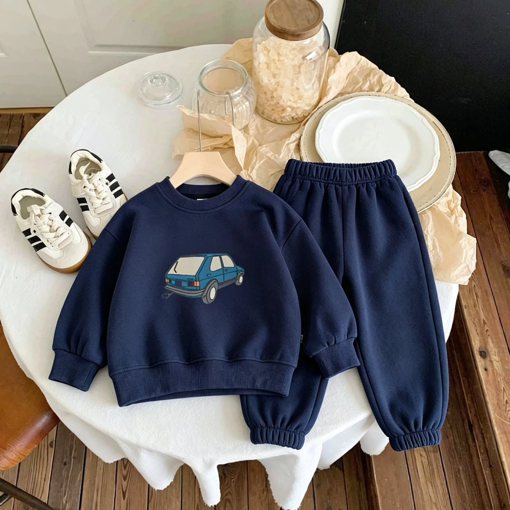 Bedrucktes Auto-Sweatshirt-Set für Jungen, Herbstkleidung, neuer Stil, modischer Kinderanzug mit langen Ärmeln, lässiger Trainingsanzug, Outfits für 6 Monate bis 6 Jahre – Detail 2