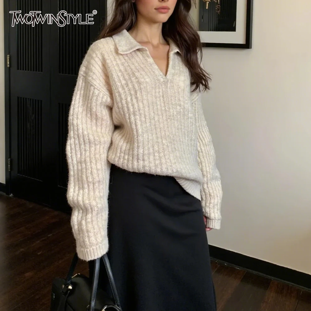 

TWOTWINSTYLE Office Minimalist Thick Needle Sweater for Women Lapel Long Sleeve Casual Temperament Tunic Hem Knitwear Female New