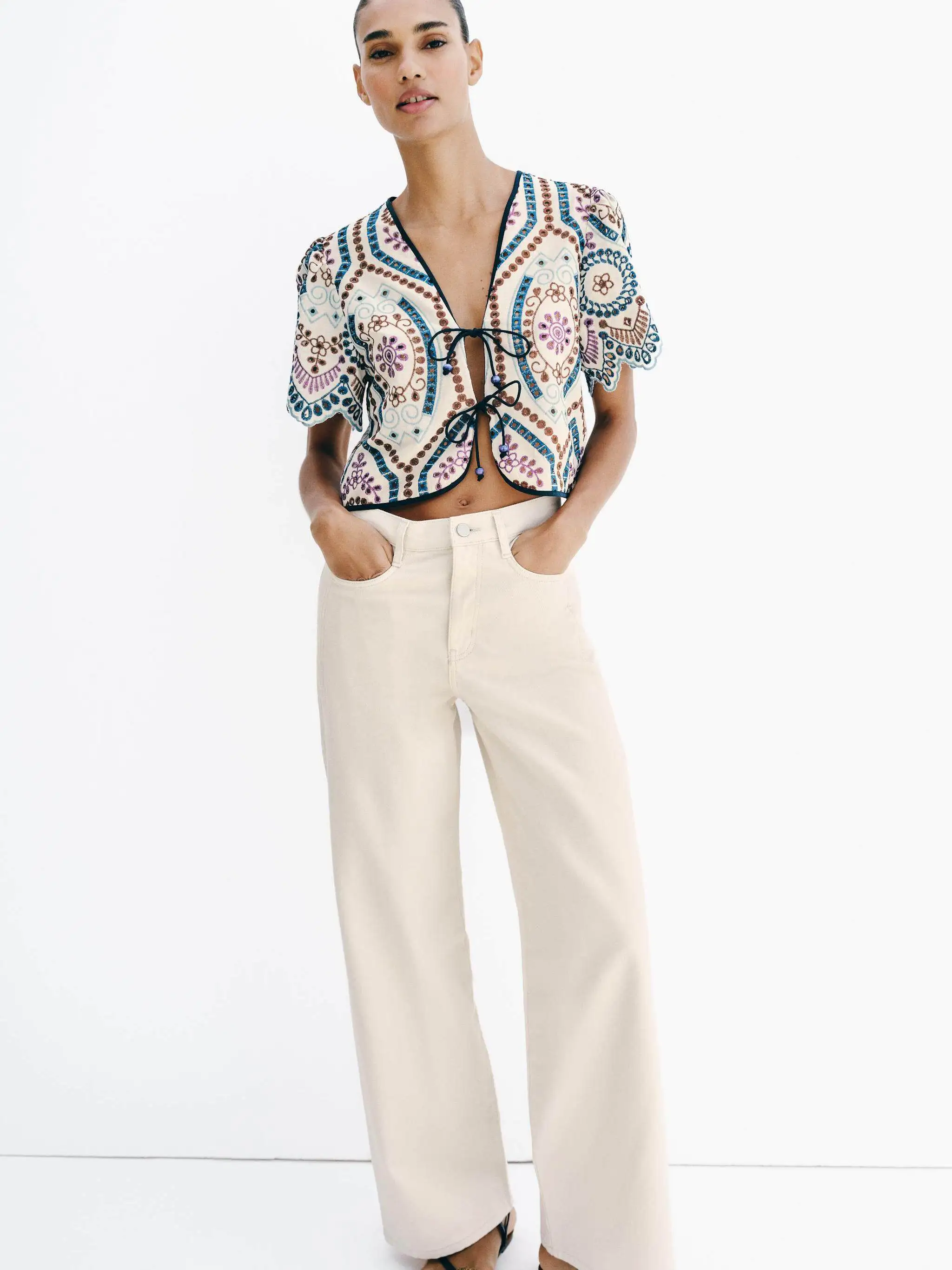 

New Summer Women's Fashion Embroidered Hollow out Short Sleeve V-Neck Top Vintage Simple Style Short Length Stage Costume