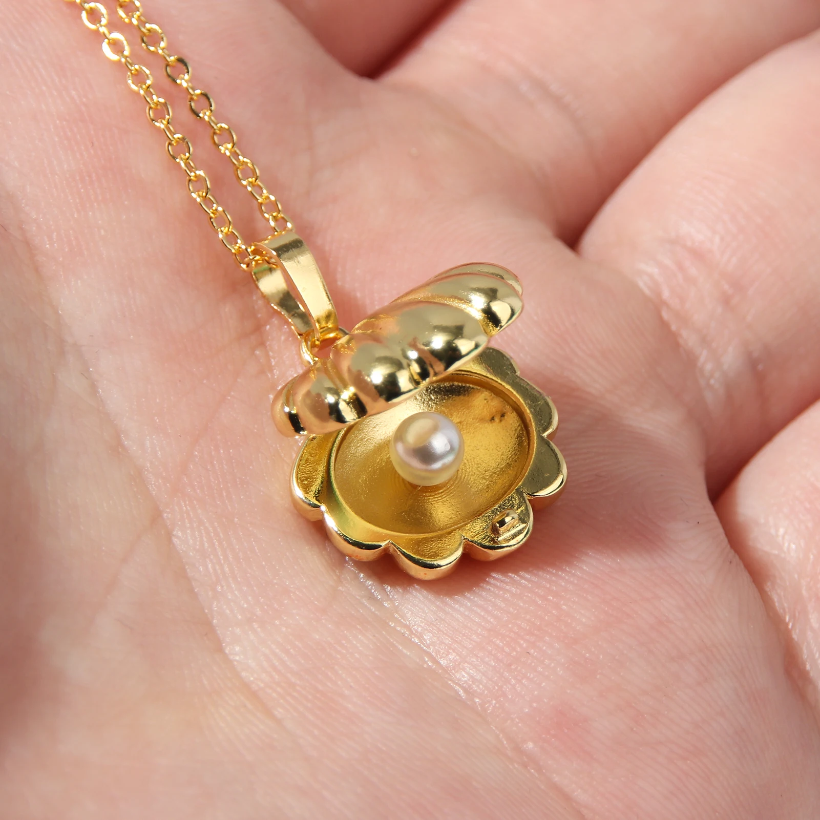 Animation Peripheral Mermaid Melody Necklace Can Open Shell Pearl Romantic Love Pendant Fashion Choker Jewelry for Girl Cosplay view 4