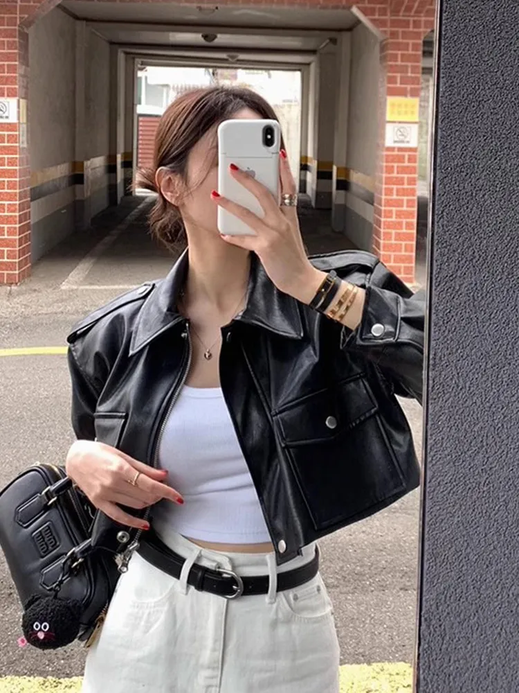 Clothland Women Elegant Black PU Leather Jacket Short Style Crop Top Pockets Female Retro Coats Mujer CB349