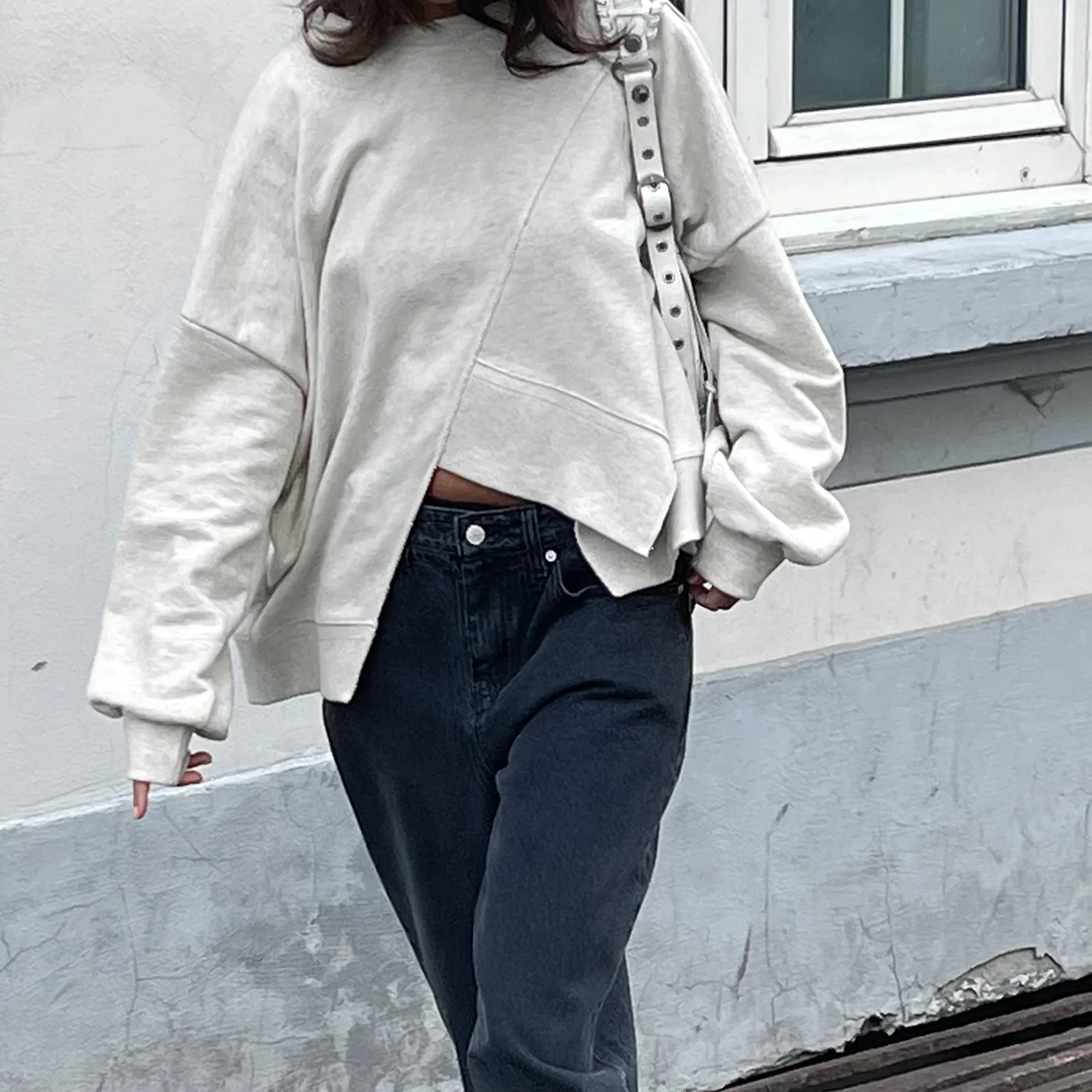 سويت شيرت نسائي، أكمام طويلة، رقبة دائرية، بلوفر بقلنسوة فضفاض غير منتظم، ملابس علوية غير رسمية