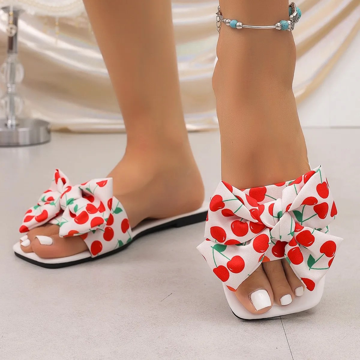 Women Slippers 2026 New Trend Flat Slippers Fashion Trend Bow Anti Slip Sandals Wear-resistant Comfortable Shoes Slides Women