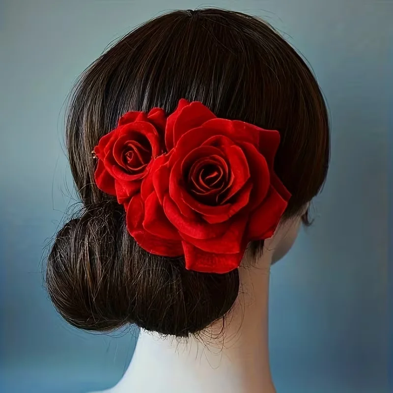 Eine modische und elegante Haarnadel in Rosenform, perfekt als Dekoration für ein Valentinstags-Dinner. – Detail 1