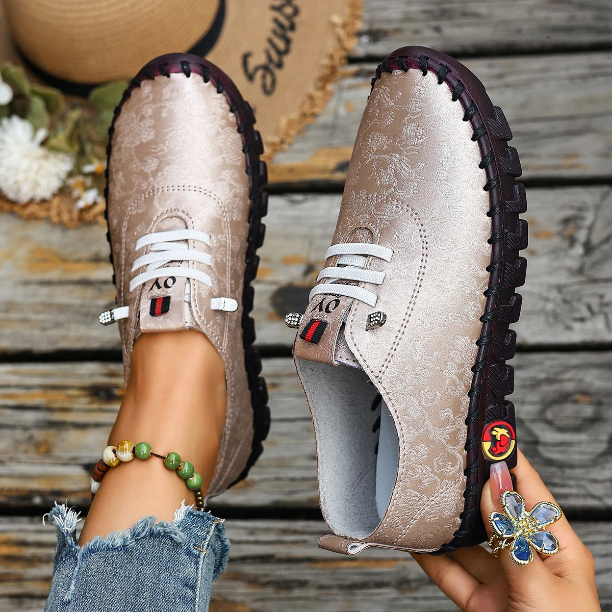 

Women Sneakers Designer Shoes Loafers Soft-soled Roman Breathable Outdoor Sneakers Women Retro Big Size Single Shoes for Women