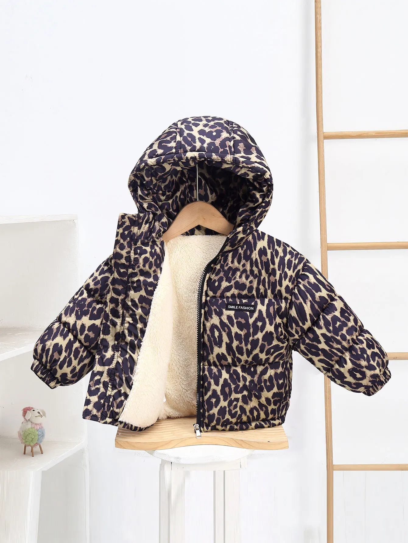 

New autumn and winter fleece thickened wool lining cloth leopard print cloth for boys and girls cute baby hooded cotton clothes