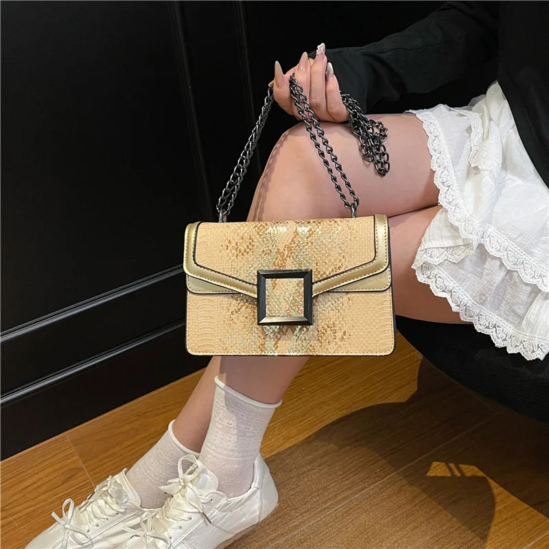 

Women's Snake Patterned Personalized Crossbody Bag Small Square Trend Shoulder Bag with Chain