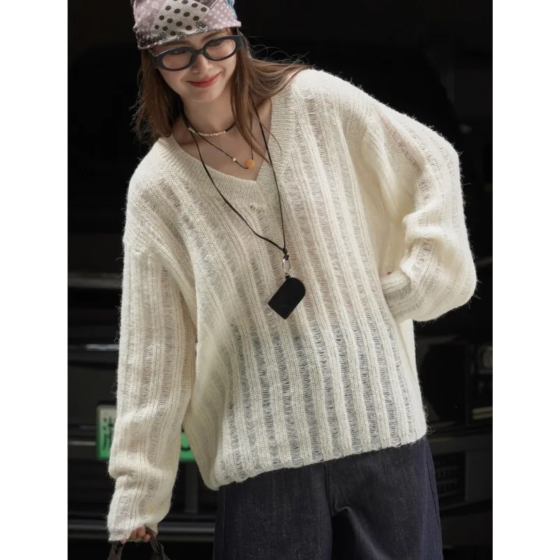 Johnature New Autumn French-style V-neck Hollow-out Sweater Simple Comfortable Loose Lazy Pullover Women Knit Sweaters