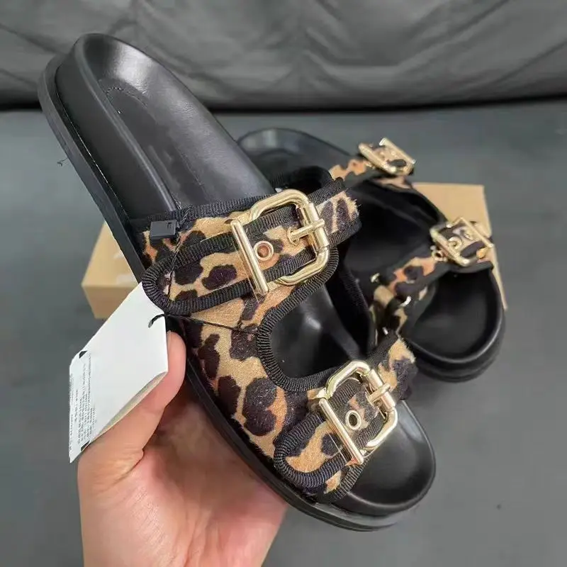 TRAF Sandali piatti stampati animalier chic da donna Punta tonda Scivoli piatti Pantofola femminile 2024 Cinghie con fibbie vintage Infradito Scarpe