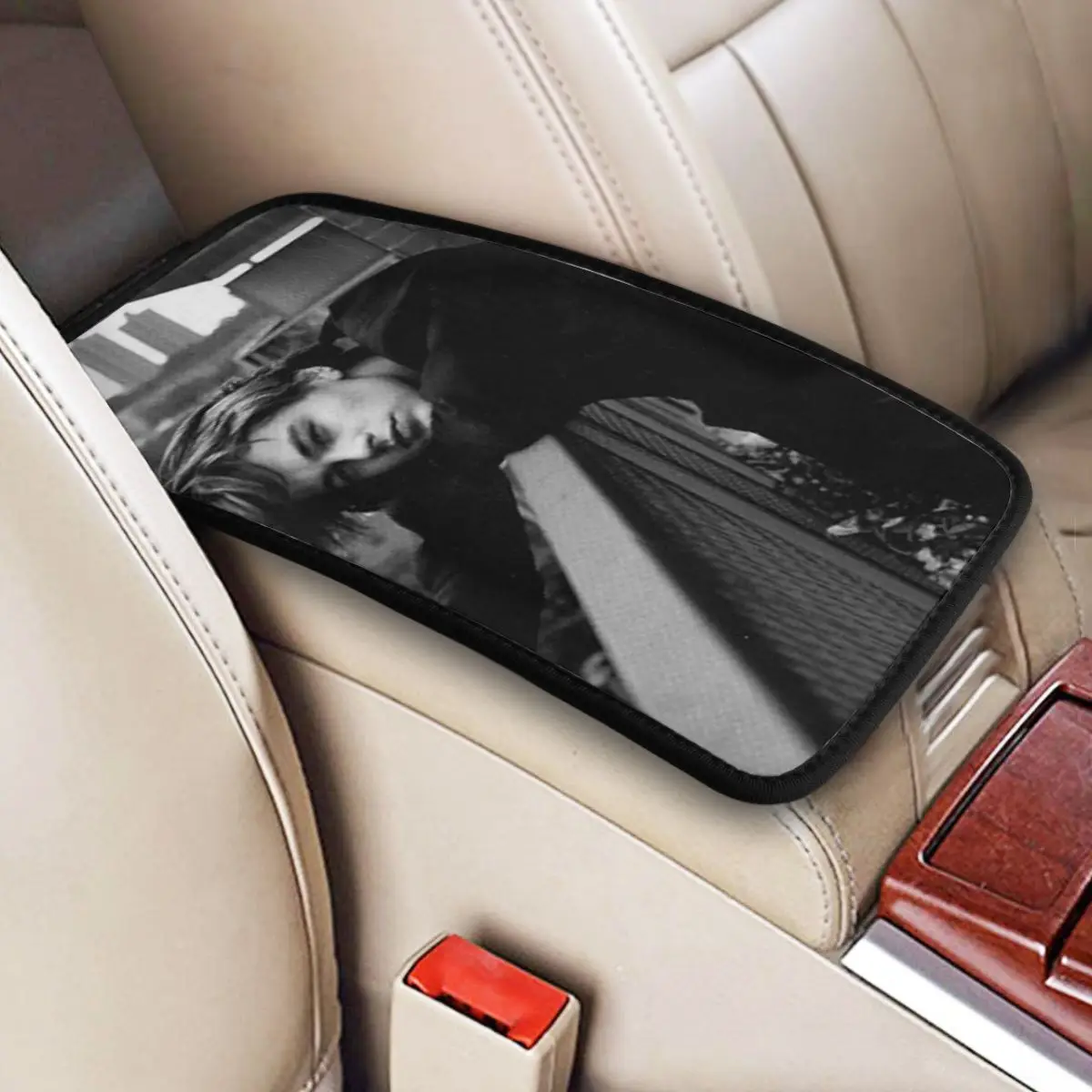 Leonardo Dicaprio Car Armrest Cover Mat Universal Center Console Cover Pad Four Seasons Car Interior Accessories