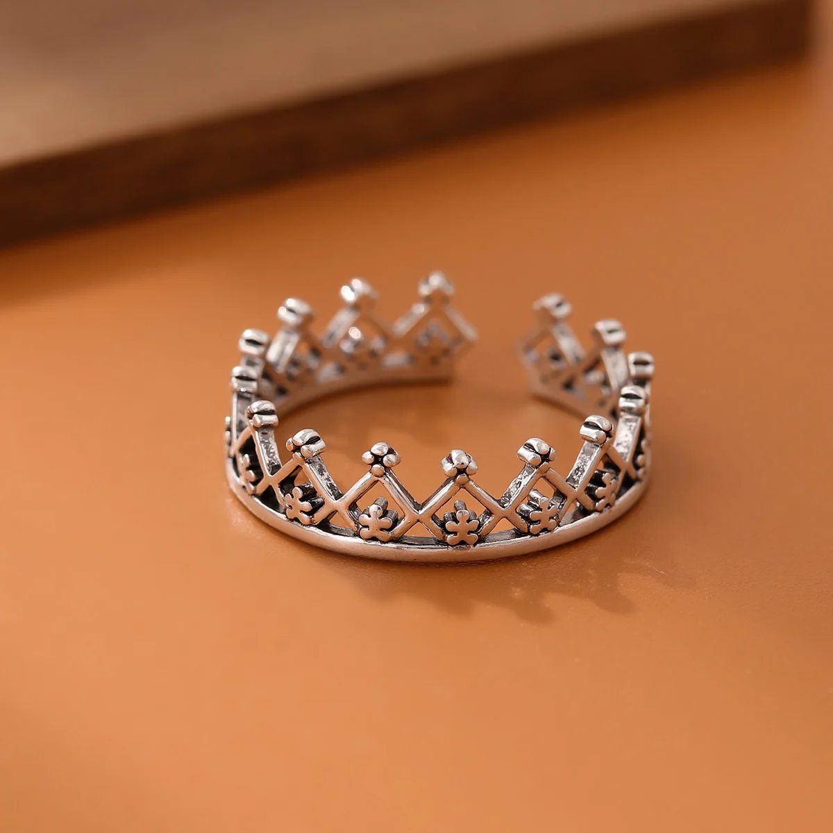 Neue Retro Schmuck Temperament 925 Sterling Silber Krone Blume Hohl Beliebte Frauen Öffnung Ringe R238