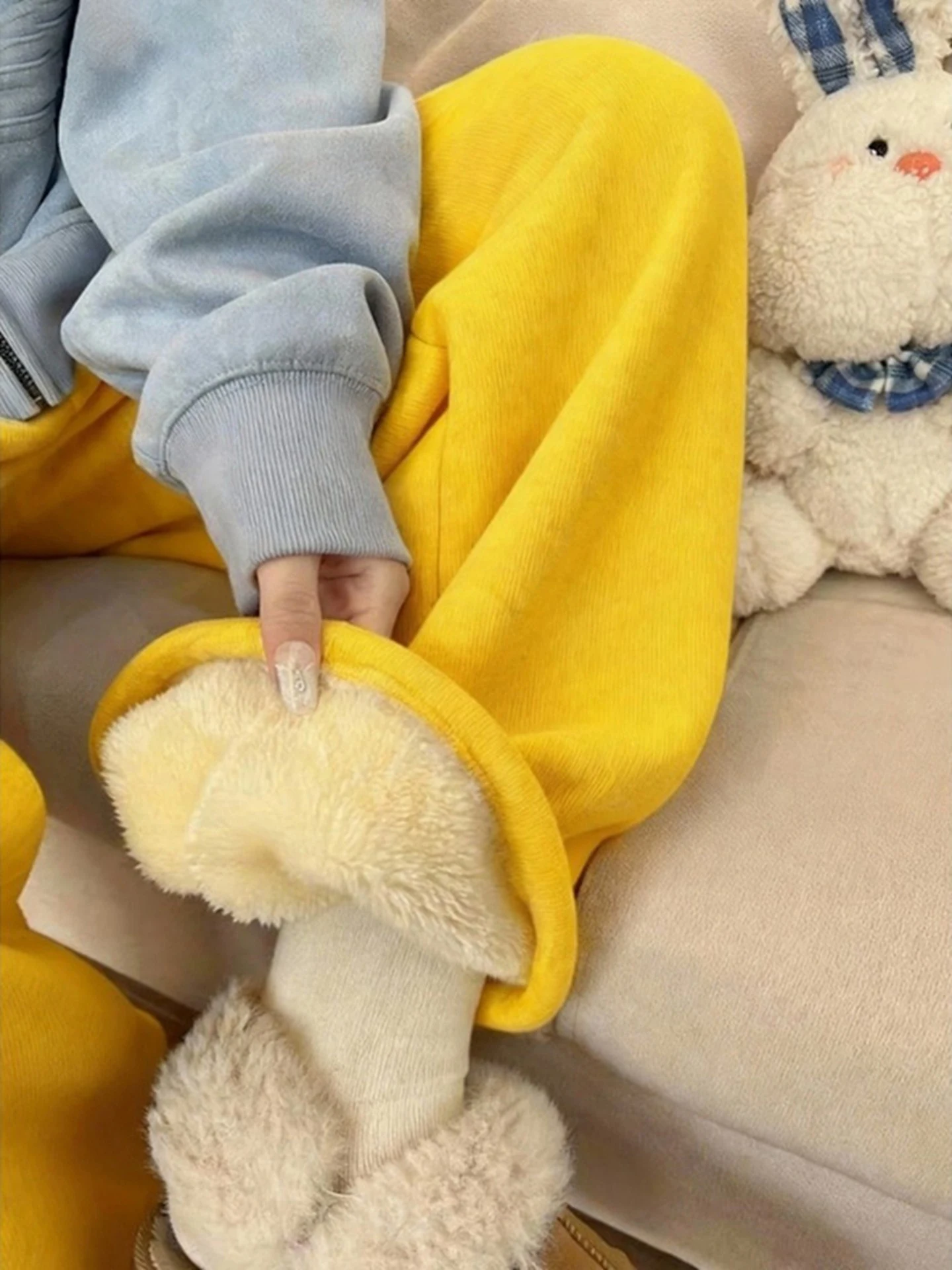 Calças Amarelas de Cintura Alta com Pernas Largas para Mulheres, Inverno, Soltas, Versáteis, Forradas, Fluffy, Casuais e Emagrecidas