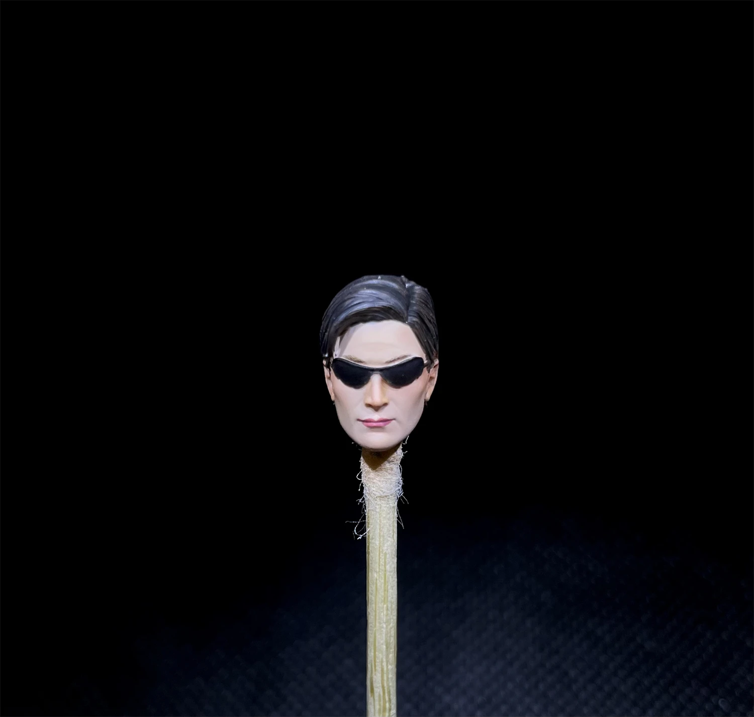 1:18 Scale Painted Carrie-Anne Moss Agent Girl Head Sculpt With Sunglasses Fit For 3.75