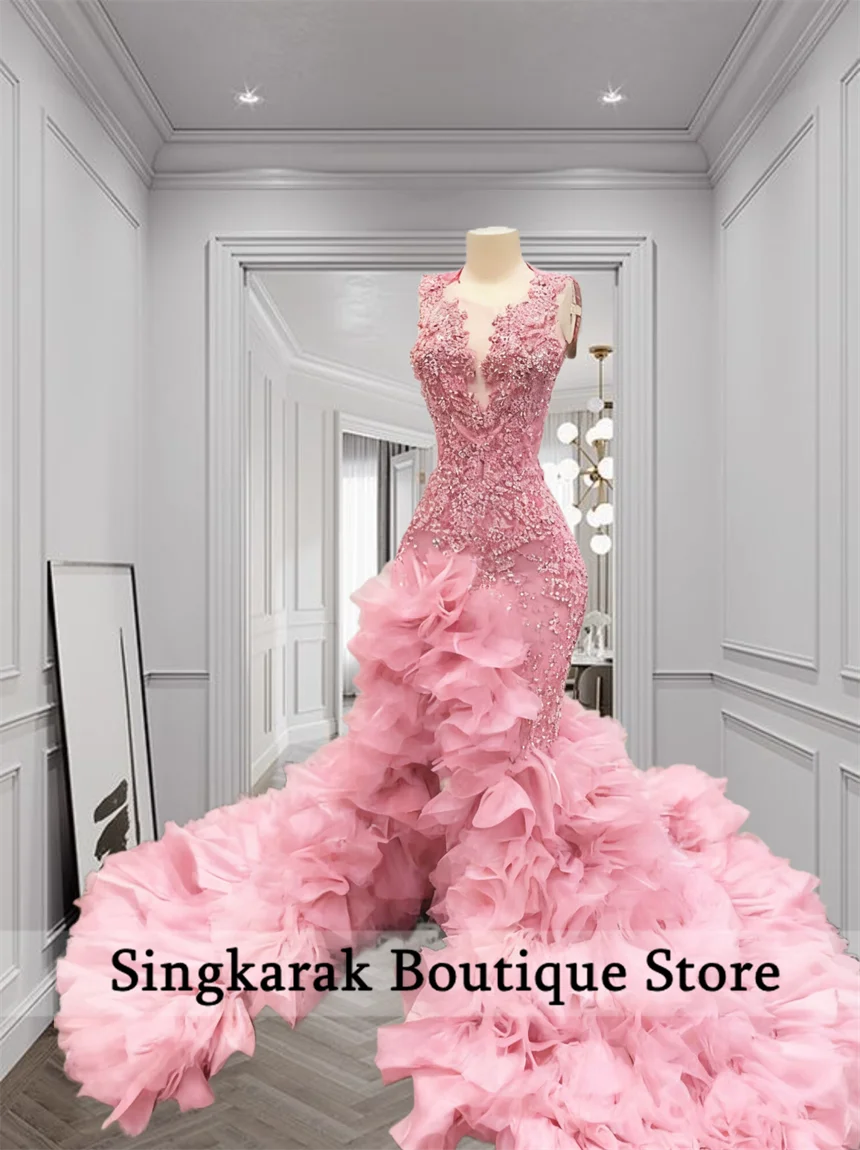 Neue 2026 rosa Diamanten Ballkleider glitzernde Perlen Paillettenkleider für schwarze Mädchen Rüschen Gala Brautkleider individuell