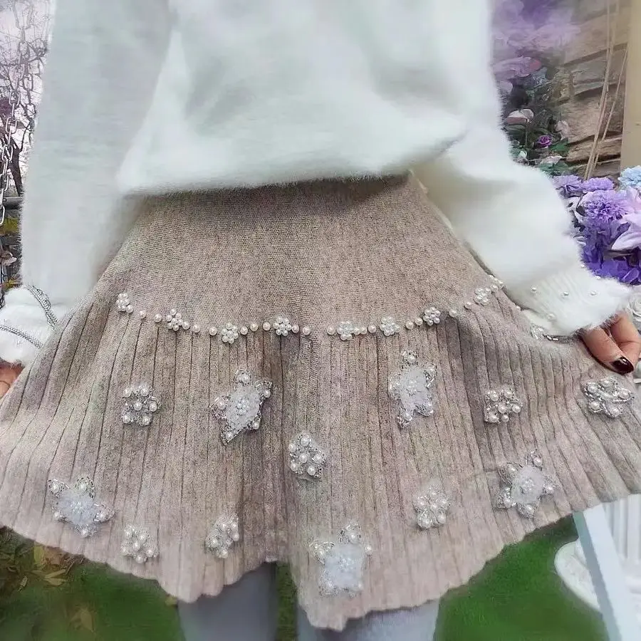 

High-end Pearls 3D Flowers Embroidery Stitch Knitted Mini Skirts for Women's Short Pleated Skirt Autumn Spring 2025 Skirt