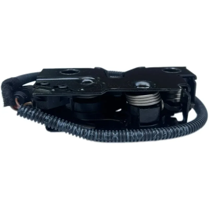 Spotlight   Suitable for Volkswagen Lavida Front Hood Engine Hood Lock Lower Part OE Number 18D 823 509 a