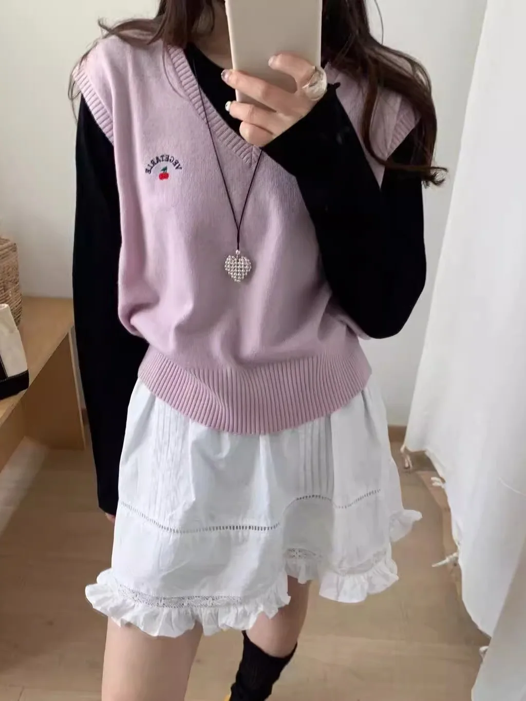 

Loose Women's Knitted Cherry Embroidery Vest Top Korean Sle Long Sve Soft Comfortable V-Ne Sweatirt Faionable Design