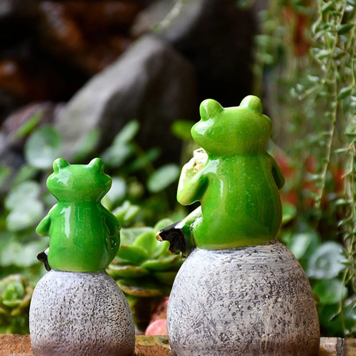 1 Piece Resin Patio Lawn Decoration Desktop Balcony Home Decoration Cartoon Animal Small Frog Statue Garden