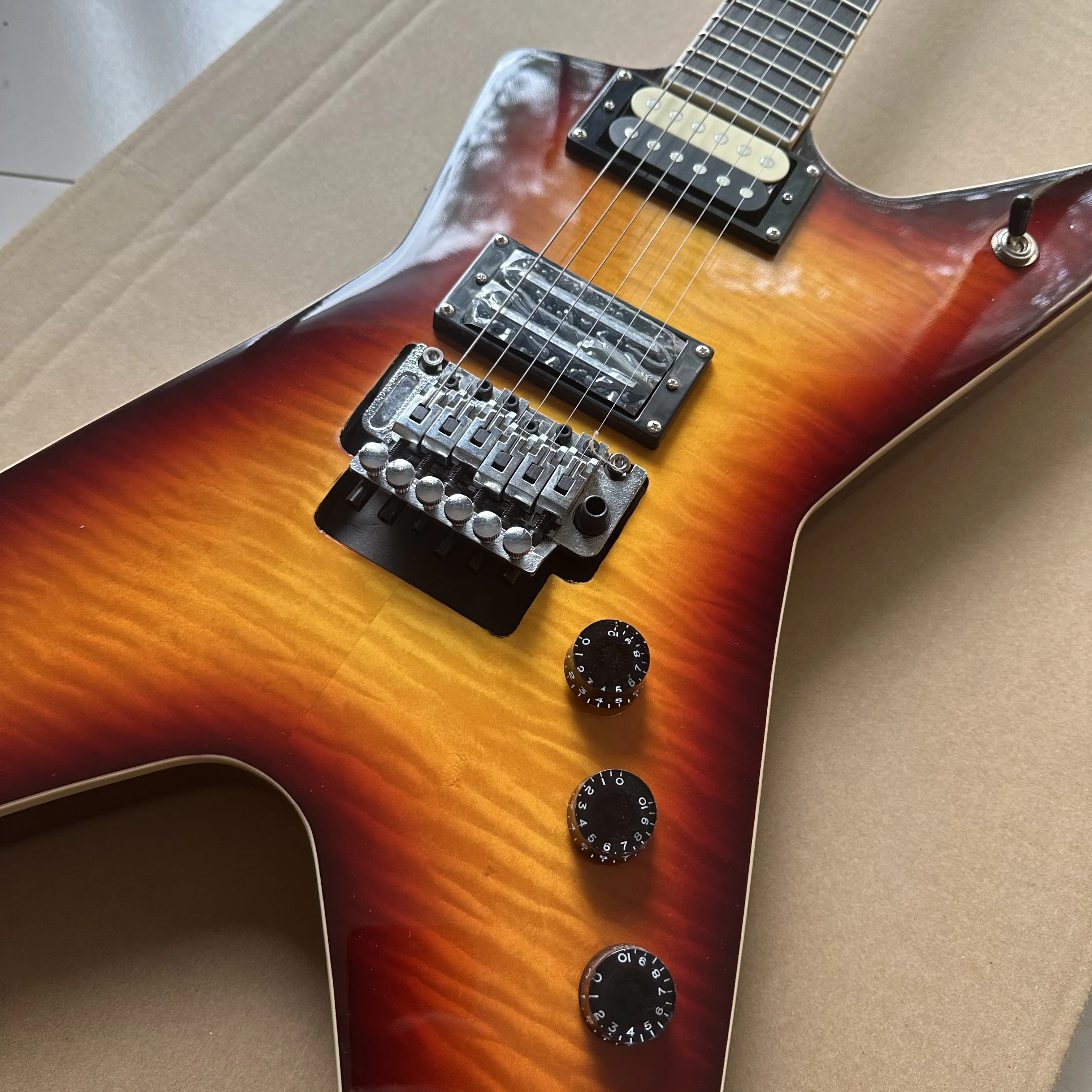 

Custom Dimebag Darrel ML Type Shaped Electric Guitar Sunset Color Veneer