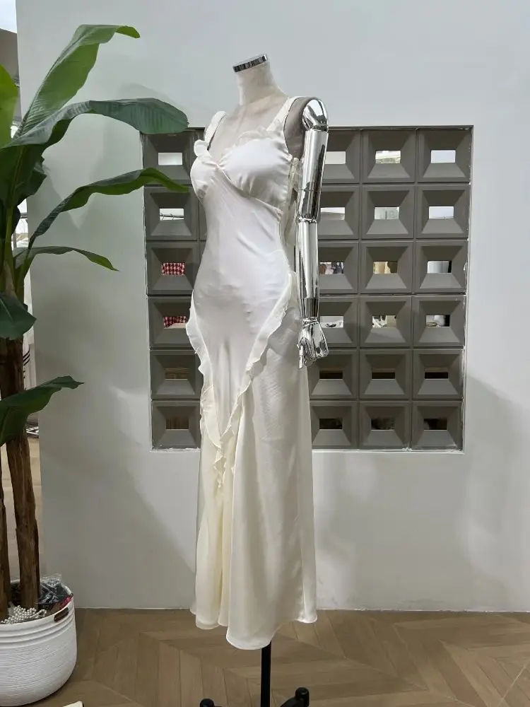 高級女性のベージュ V ネック気質ノースリーブ背中の開いた A ラインスリップロングドレス夏のセクシーなフリルエッジ誕生日ドレス