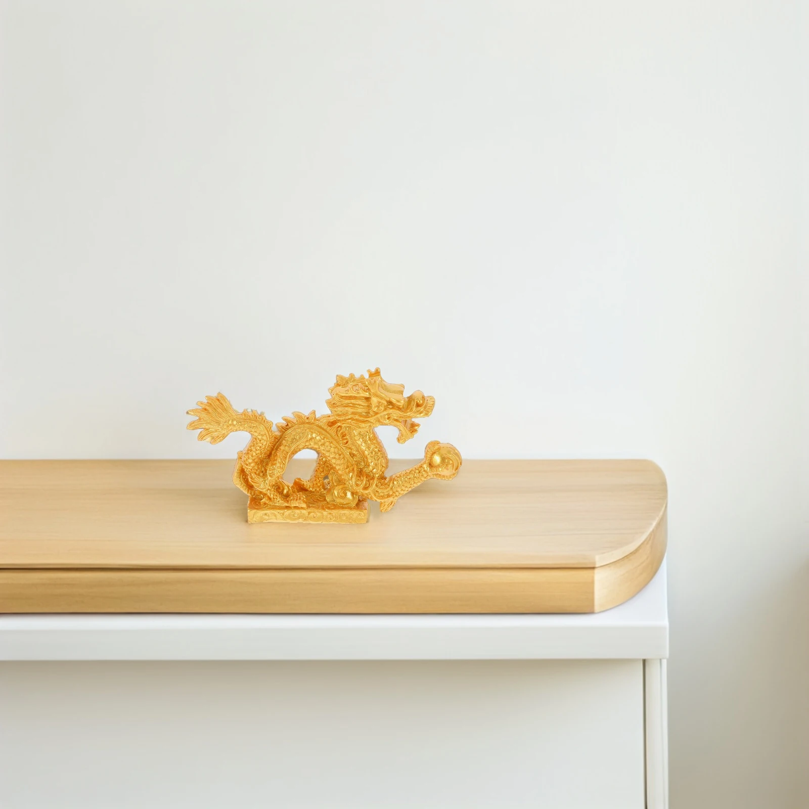 

Resin Dragon Statue 5th Size 12x2.3x7cm Gold Color Auspicious Zodiac Decorative Home Fortune nament Desk Piece