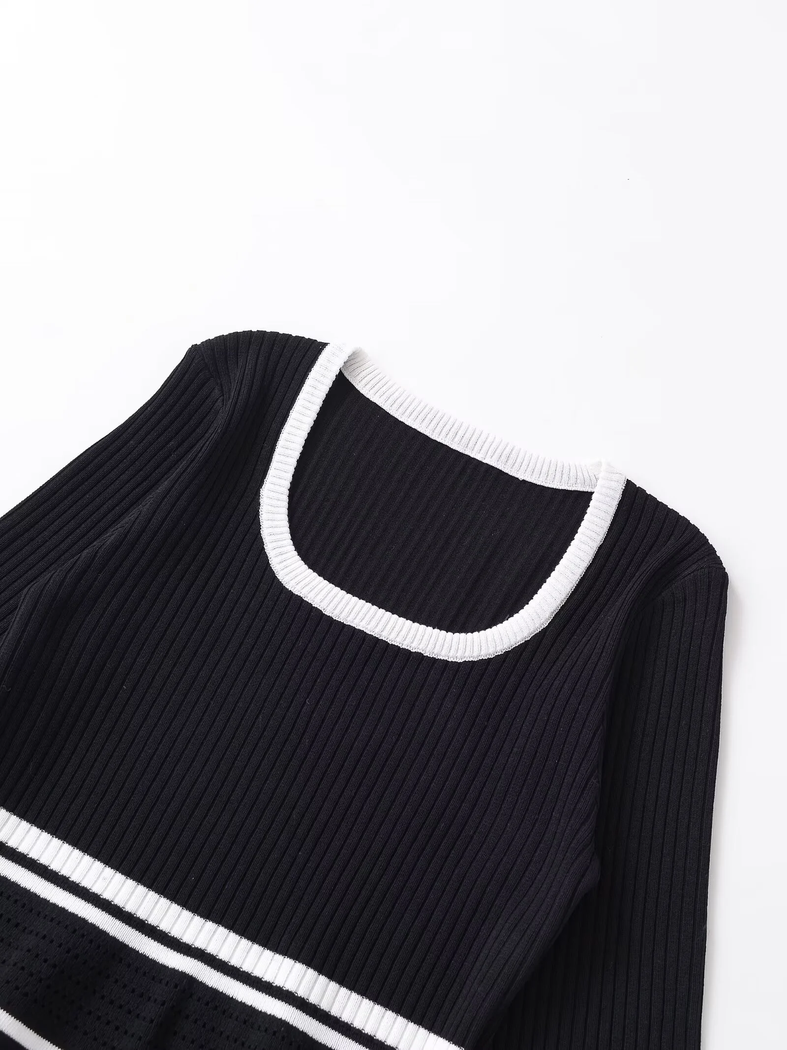 2025 Winter New Women's Fashionable Simple Color Block Slim Fit U-Neck Casual Long Sleeve Knitted Patchwork T-Shirt