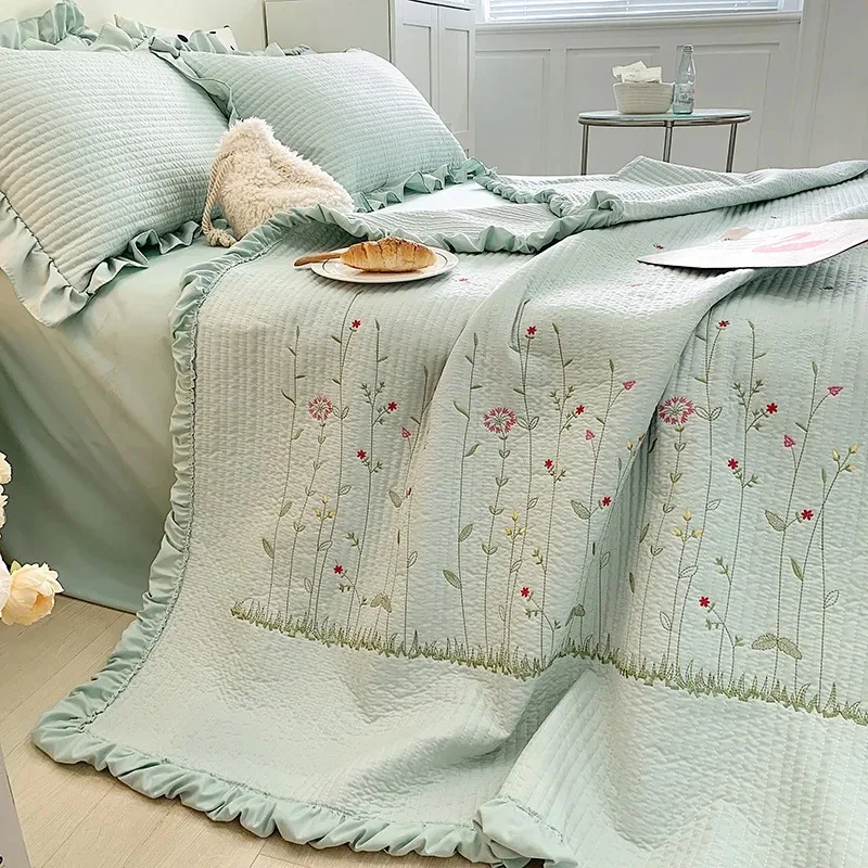 3D Floral Lace Embroidery Quilt 200x230cm Summer Cotton Air Conditioner Blanket Soft Breathable Lightweight Bedspread