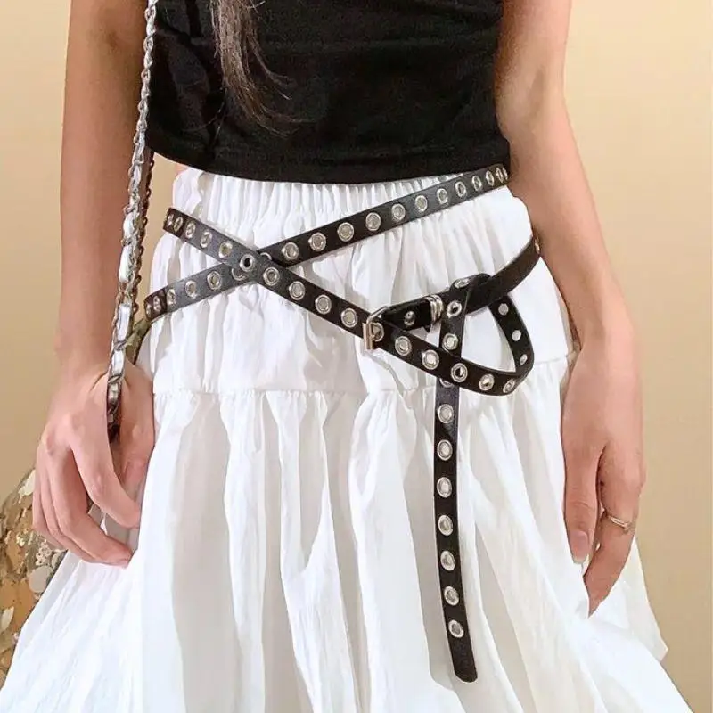 Koreański Dwuwarstwowy Pasek Nitowany Oczkowy Pasek ze Skóry PU Ozdobny Cienki Pasek do Talii Wiązany Bardzo Długi Cienki Pasek z Otworami