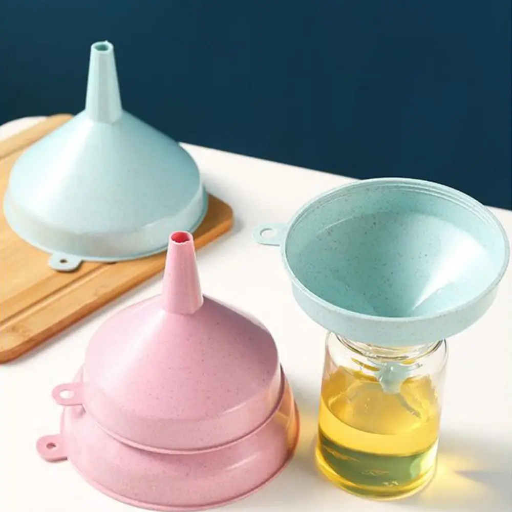 Kitchen Utensils Round Mouth Wheat Straw Funnel Household with Hanging Hole Liquid Dispensing Funnel Oil Funnel Wine Funnel Home