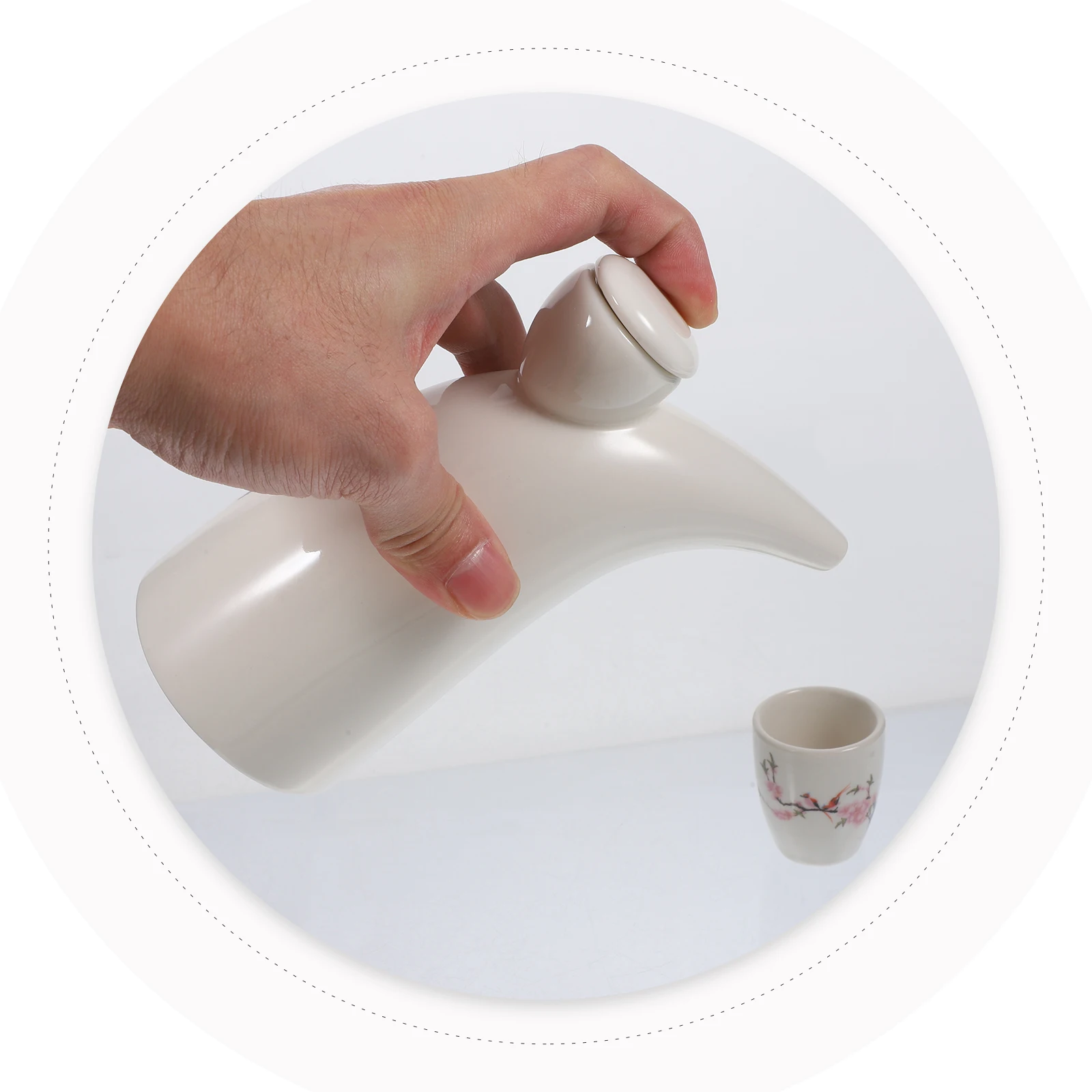 

1Set Traditional Ceramic Sake Kettle Wine Pot Cups Vintage Elegant for Home Bar Restaurant Traditional Wine Pot