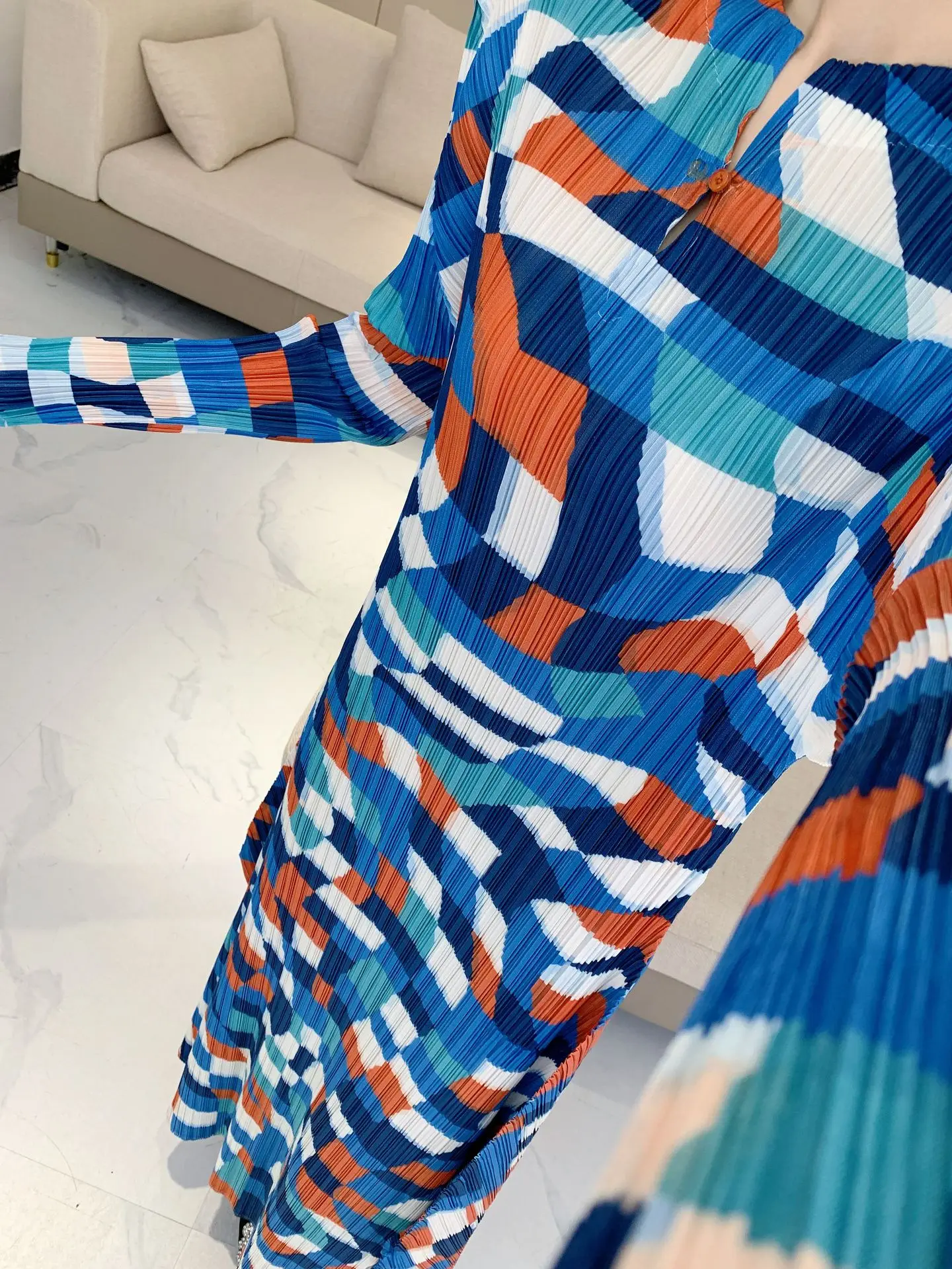 Miyake plisado Primavera/otoño nuevo estilo vestido largo, falda acampanada holgada plisada de moda, vestido estampado informal de manga larga