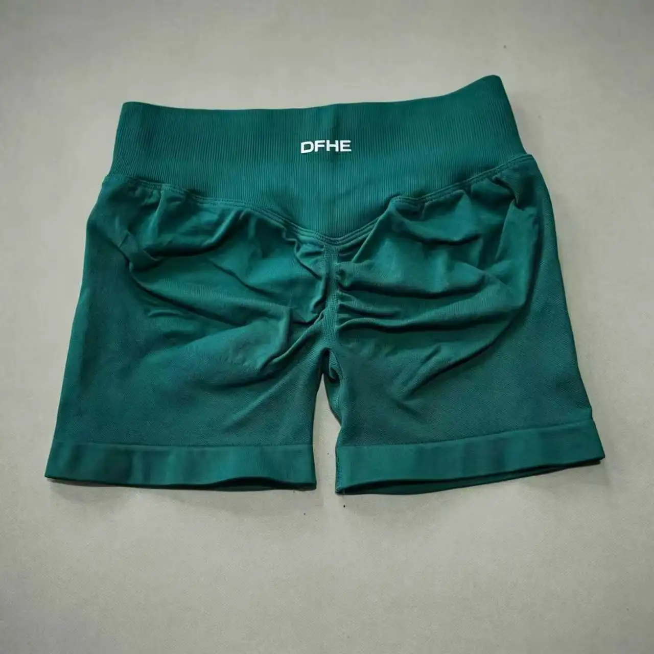 Pantaloncini yoga donna in nylon a vita alta