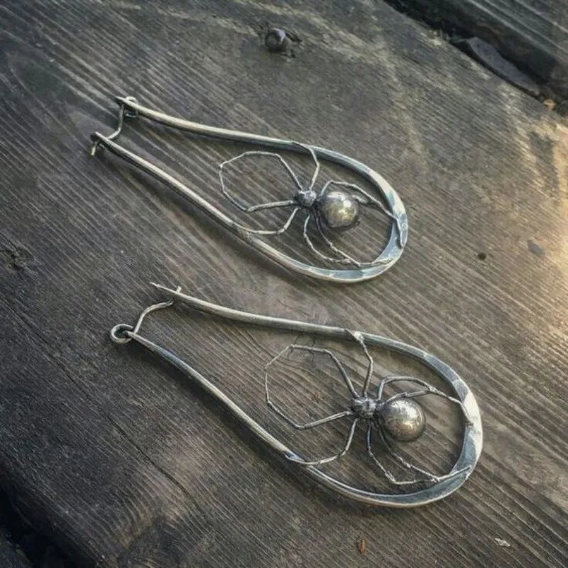 Vintage Kreativität Silber Farbe Metall Schnitzerei Geometrische Spinne Baumeln Ohrringe für Frauen Schmuck